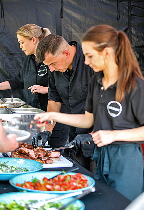 Grill district personeel catering service cateraar B2B